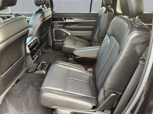 Used 2024 Jeep Wagoneer Series III w/ HD Trailer Tow Package image 14