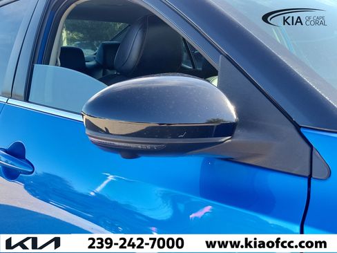 Used 2023 Nissan Sentra SR w/ SR Premium Package FWD image 10