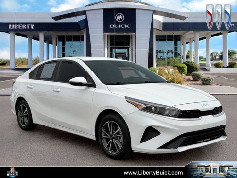 Used 2023 Kia Forte LXS w/ LXS Technology Package FWD image 1
