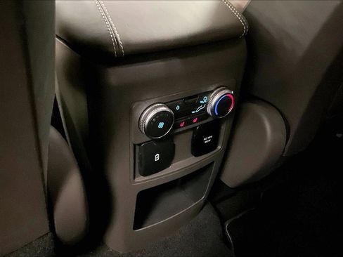 Certified 2020 Ford Explorer Platinum w/ Premium Technology Package image 33