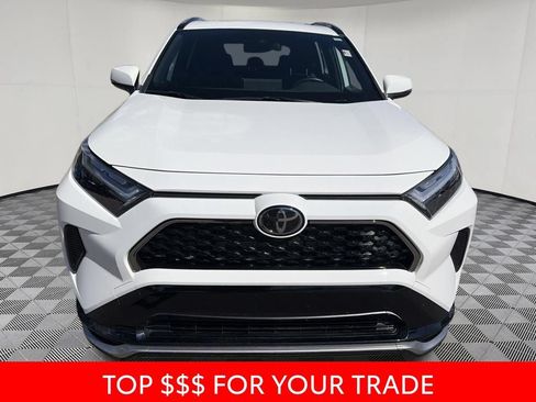 Used 2025 Toyota RAV4 SE AWD/4WD image 2
