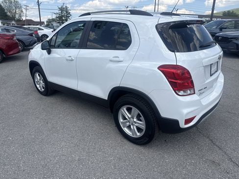 Used 2022 Chevrolet Trax LT w/ LT Convenience Package AWD/4WD image 6