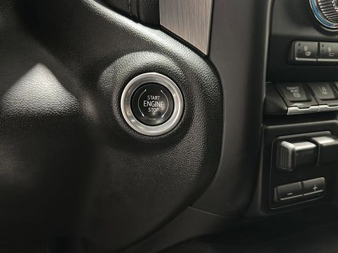 Used 2020 GMC Sierra 2500 Denali w/ Denali Ultimate Package image 16