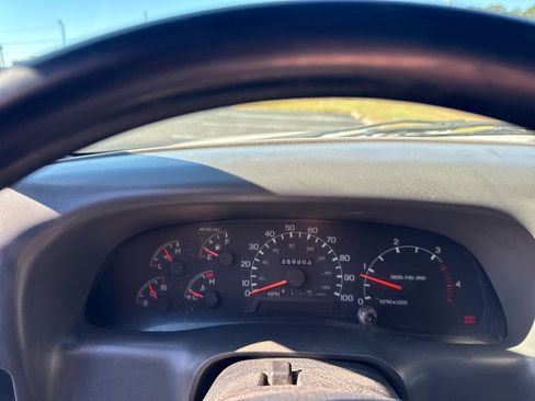 Used 2000 Ford F350 XL image 18