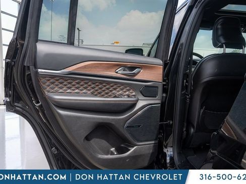 Used 2022 Jeep Grand Cherokee Summit AWD/4WD image 23