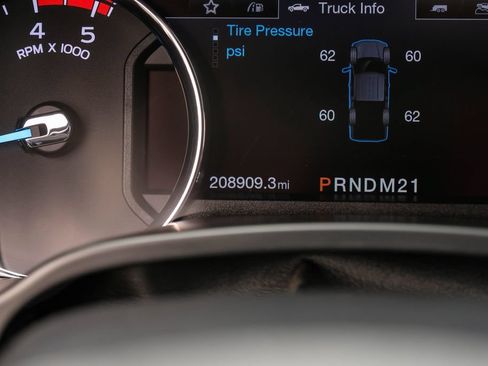 Used 2019 Ford F250 Platinum w/ Platinum Ultimate Package AWD/4WD image 18