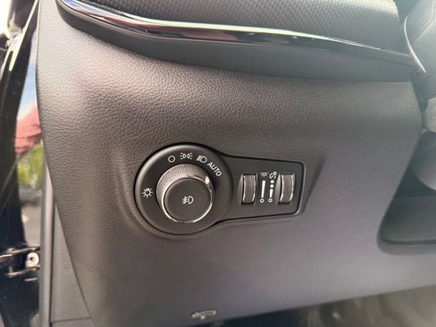Used 2022 Jeep Compass Latitude w/ Convenience Group AWD/4WD image 21