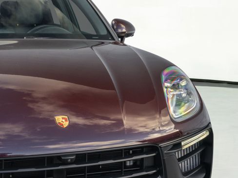 Used 2023 Porsche Macan GTS w/ Sport Chrono Package image 3