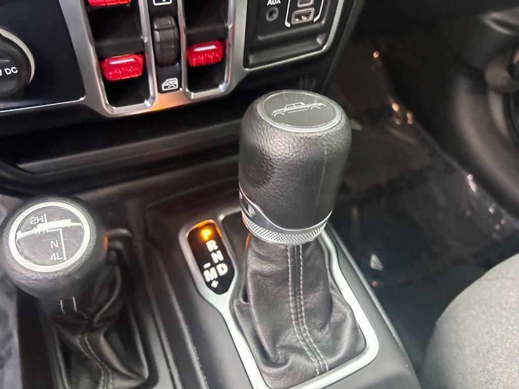 Used 2025 Jeep Gladiator Sport AWD/4WD image 13
