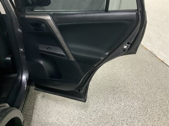 Used 2018 Toyota RAV4 LE w/ All Weather Liner Package AWD/4WD image 19