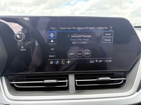 Used 2024 Chevrolet Trax LS w/ LS Convenience Package FWD image 17