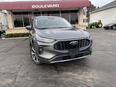 Used 2024 Ford Escape Platinum image 1