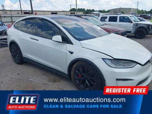 Used 2023 Tesla Model X Plaid image 2