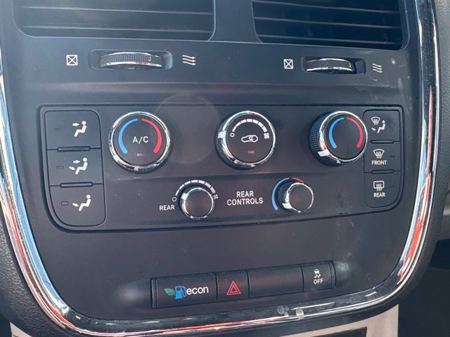 Used 2017 Dodge Grand Caravan SXT FWD image 8