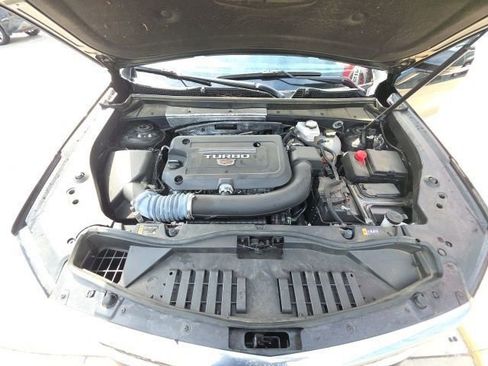 Used 2024 Cadillac XT4 Premium Luxury image 29