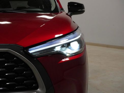 Used 2025 Toyota Corolla Cross XLE w/ Convenience Package AWD/4WD image 33