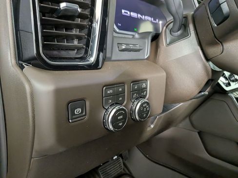 New 2026 GMC Sierra 2500 Denali w/ Denali Reserve Package AWD/4WD image 18