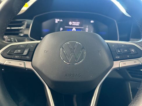 Used 2026 Volkswagen Jetta SE FWD image 23