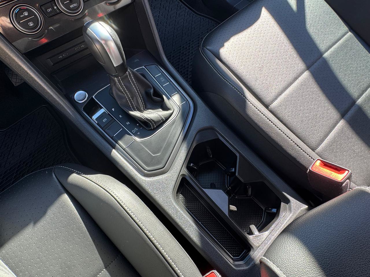 Used 2021 Volkswagen Tiguan SE FWD image 27
