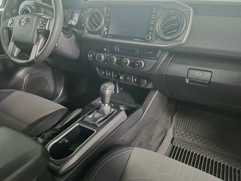 Certified 2023 Toyota Tacoma TRD Off-Road w/ Advanced Technology Package AWD/4WD image 35