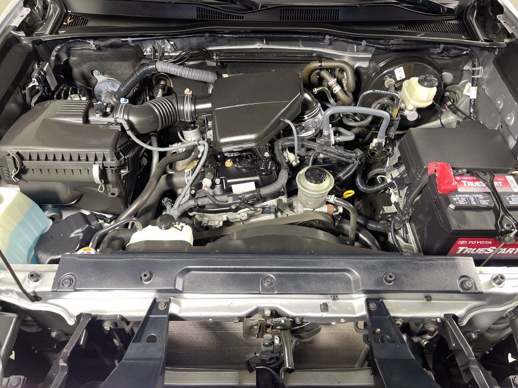 Certified 2018 Toyota Tacoma SR5 w/ SR5 Appearance Package (SM) RWD image 9