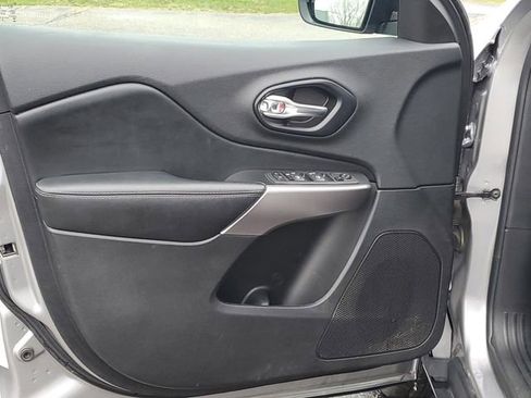 Used 2021 Jeep Cherokee Sport w/ Popular Appearance Group image 26