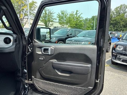Used 2024 Jeep Wrangler Unlimited w/ Convenience Group AWD/4WD image 35
