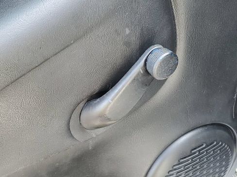 Used 1998 Chevrolet S10 Pickup LS w/ Preferred Equipment Group RWD image 14