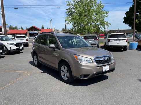 Used 2016 Subaru Forester 2.5i Premium AWD/4WD image 7