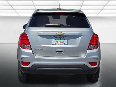 Used 2020 Chevrolet Trax LS w/ Tint and Cruise Package AWD/4WD image 15