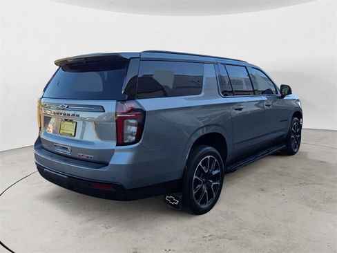 Used 2023 Chevrolet Suburban RST image 5