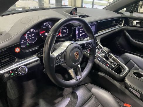 Used 2020 Porsche Panamera RWD image 3