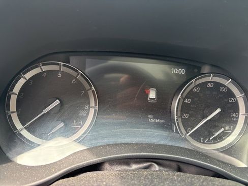 Used 2020 Toyota Highlander XLE FWD image 16