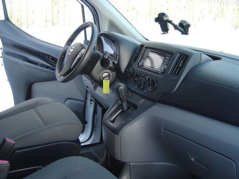 Used 2019 Nissan NV200 SV image 12