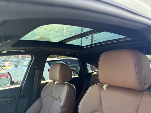 Certified 2025 Audi Q5 2.0T Premium image 7