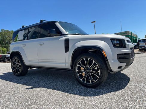 Used 2026 Land Rover Defender 110 image 16