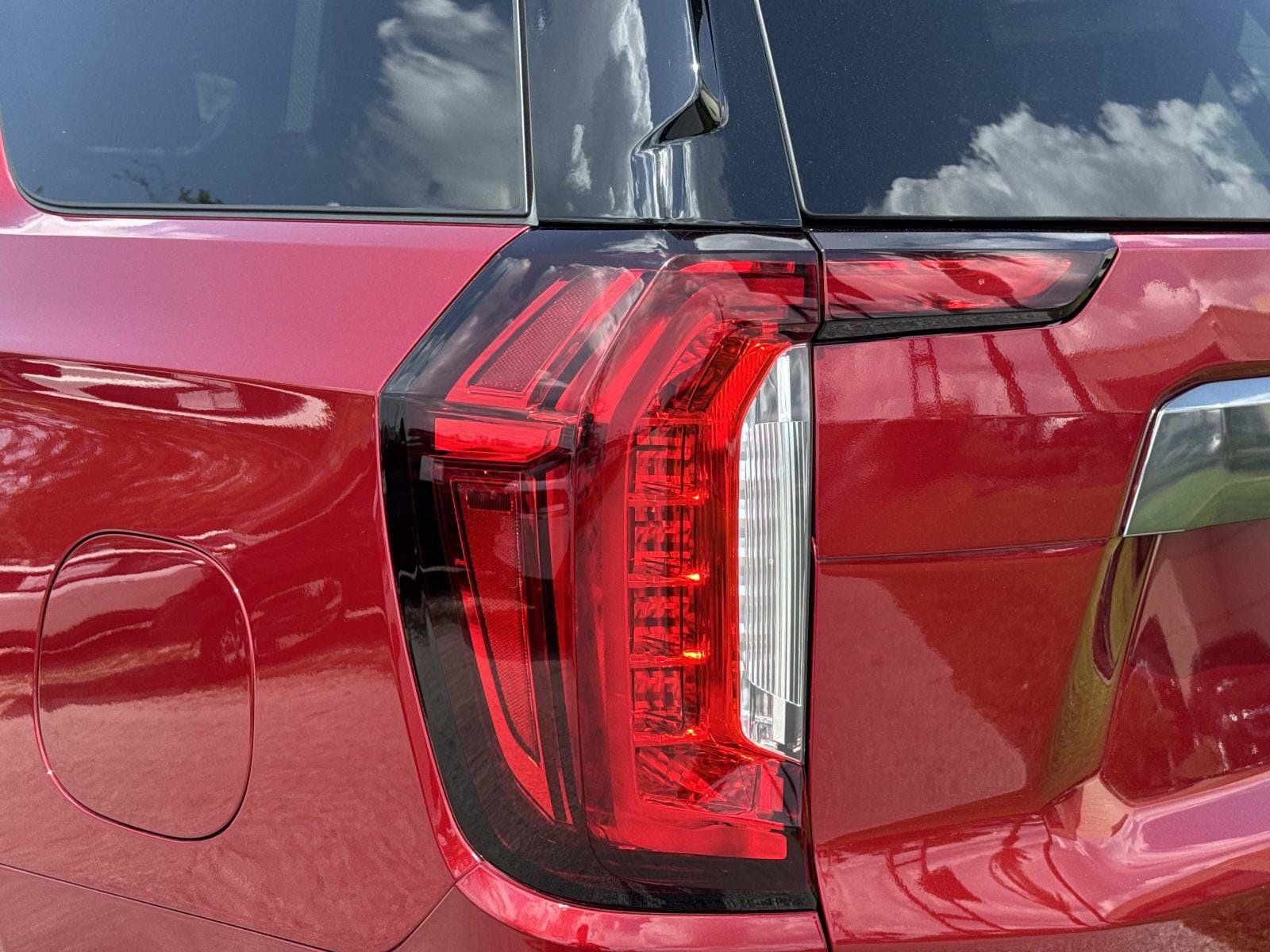 Used 2024 GMC Yukon AT4 w/ Technology Package AWD/4WD image 11