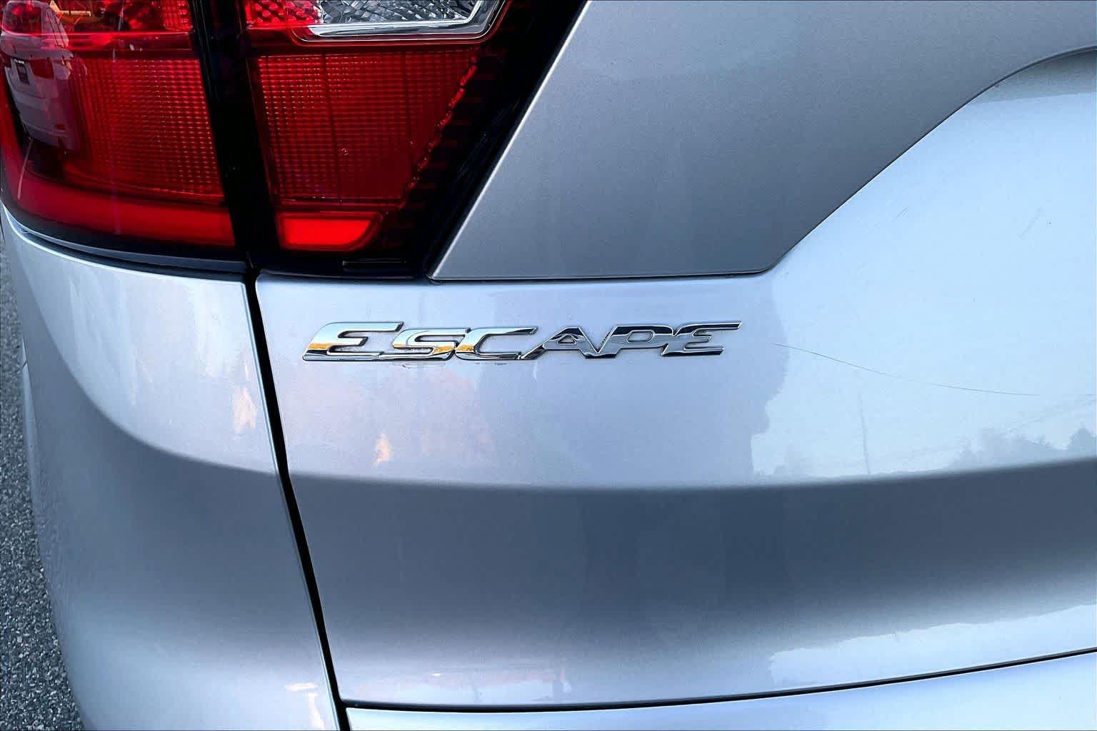 Used 2019 Ford Escape Titanium AWD/4WD image 9