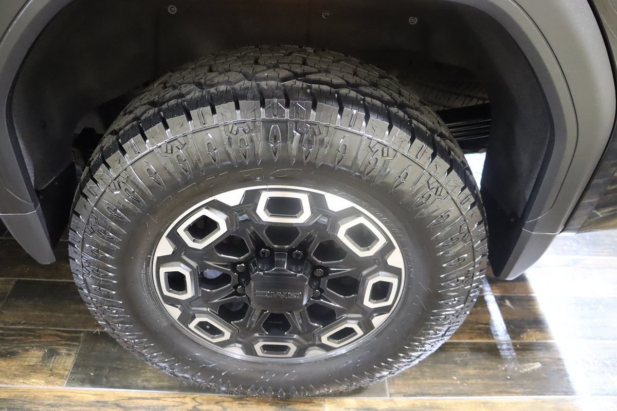 Used 2023 GMC Sierra 2500 AT4 w/ AT4 Premium Plus Package AWD/4WD image 46