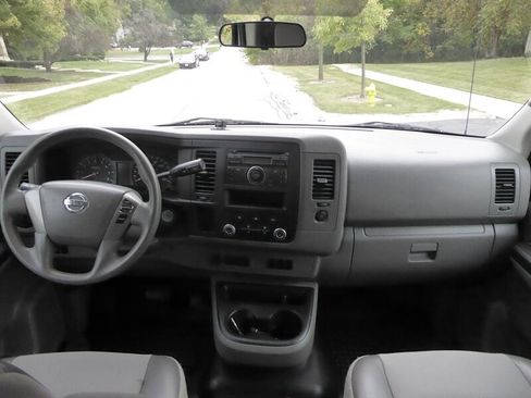 Used 2017 Nissan NV 3500 S w/ Power Package image 9