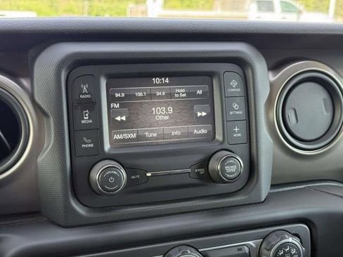 Used 2018 Jeep Wrangler Unlimited Sport S AWD/4WD image 23