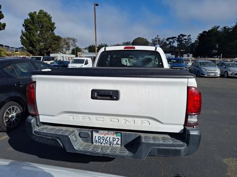 Used 2018 Toyota Tacoma SR RWD image 7