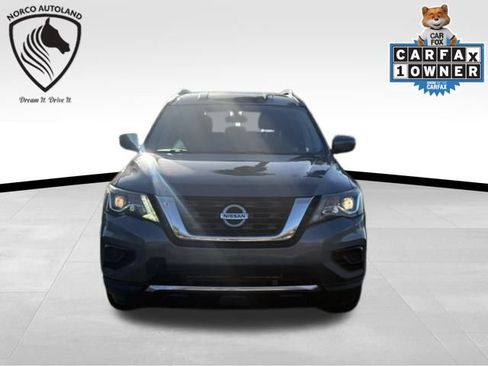 Used 2020 Nissan Pathfinder S image 2