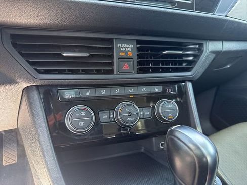 Used 2019 Volkswagen Jetta SE FWD image 16