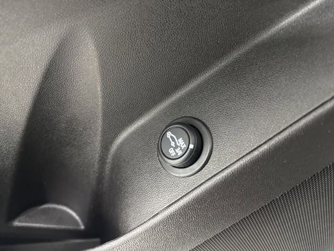 Used 2024 Chevrolet Equinox LT w/ LPO, Floor Liner Package image 22