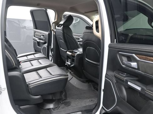Used 2020 RAM 1500 Laramie RWD image 18
