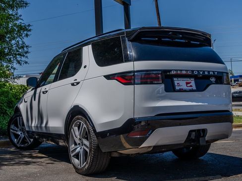 Used 2023 Land Rover Discovery Metropolitan Edition AWD/4WD image 26