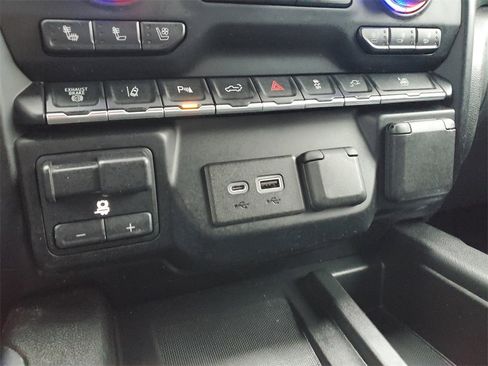 Used 2020 GMC Sierra 2500 SLT w/ SLT Premium Plus Package image 26