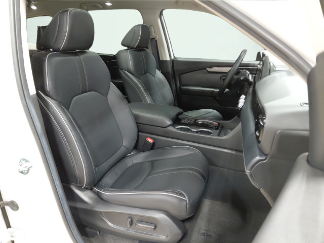 Used 2025 Honda Pilot Elite image 12