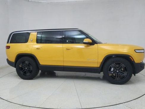Used 2024 Rivian R1S Adventure image 66